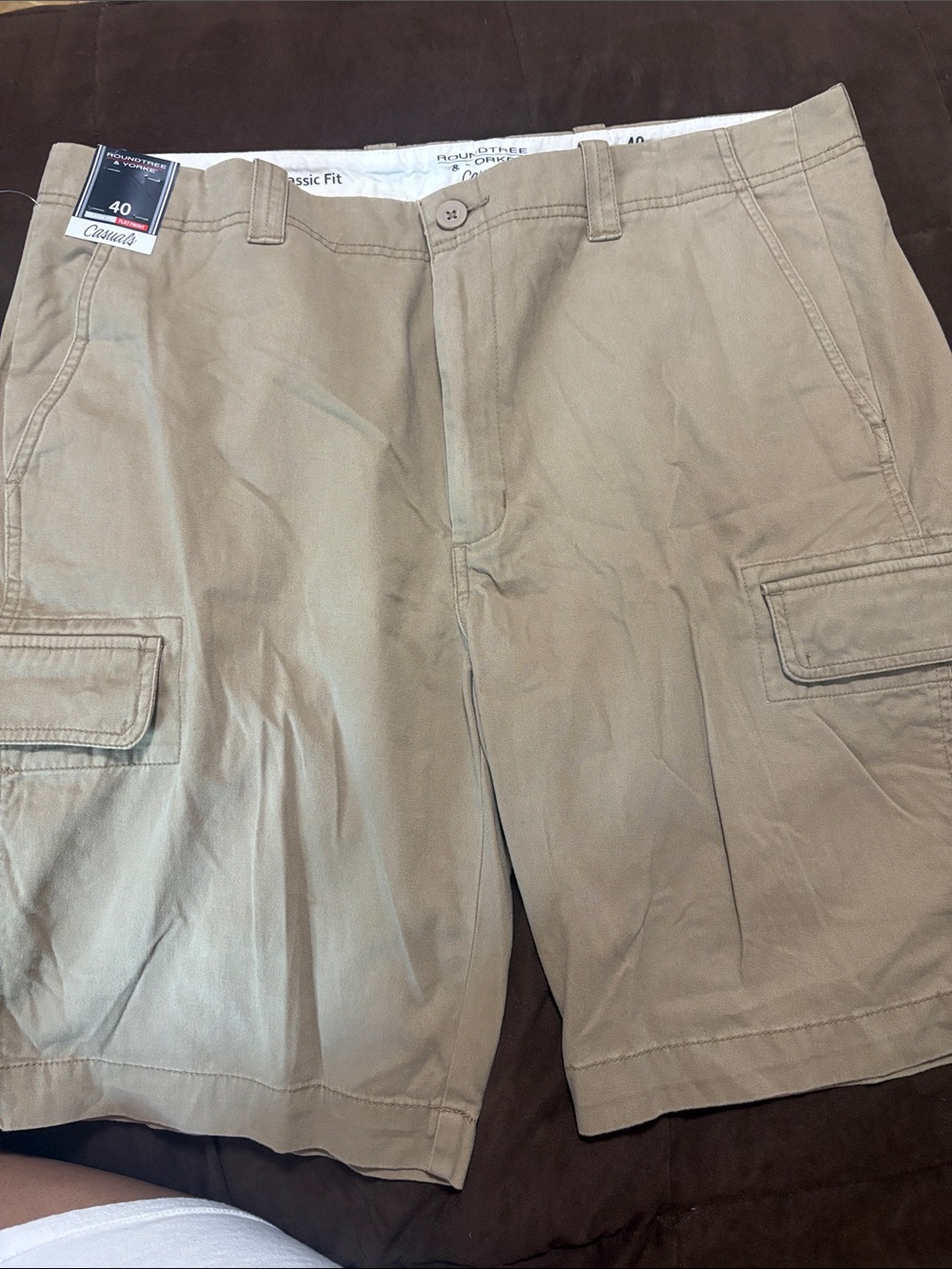 Round tree & yorke Classic Men's Cargo Shorts in Khaki